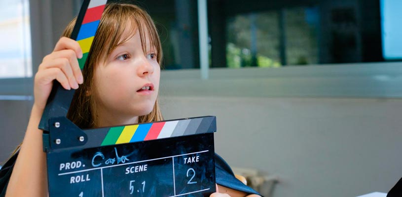 Talleres infantiles y familiares. Construye tu película de navidad Solo(s) en casa