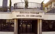 Fachada de la Biblioteca Miguel de Cervantes