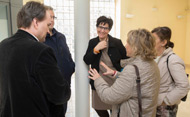 Susana Pérez Quislant junto a los representantes de la Asociación La Poza (Se abre en ventana nueva)