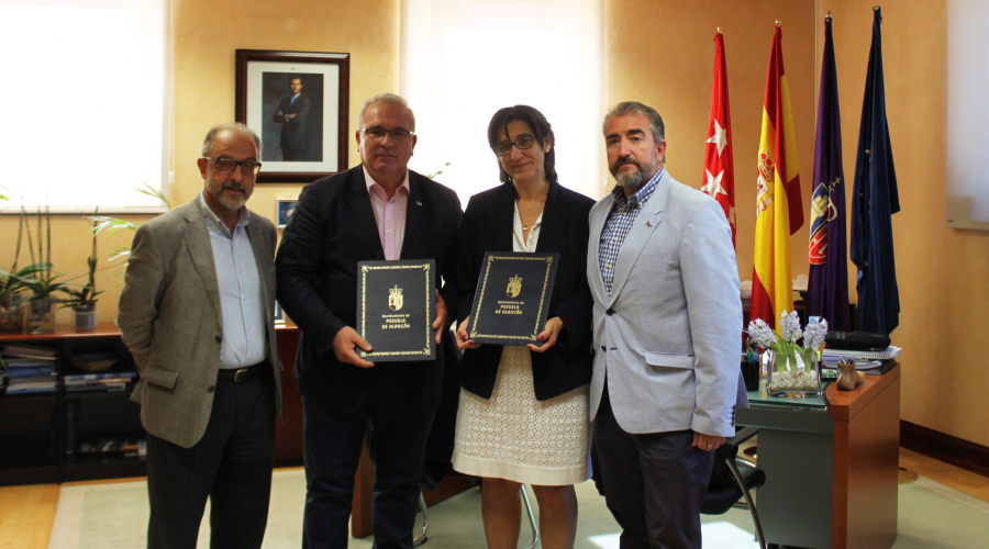 Firma convenio AVT