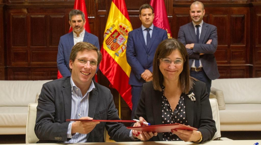 Momento de la firma del convenio